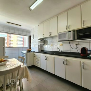Image 3 - 931093