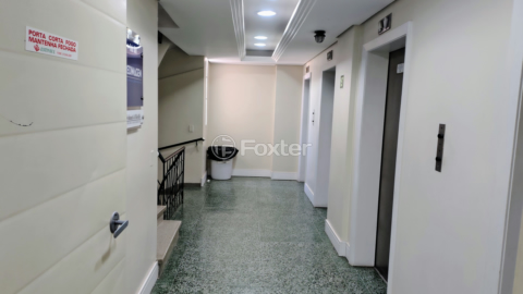Image 7 - 931102