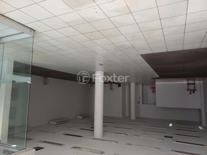 Image 7 - 931162
