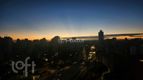 Image 8 - 931407
