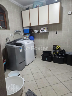 Image 3 - 931415