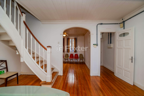 Image 7 - 931429