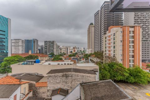 Image 2 - 931522
