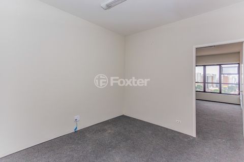 Image 4 - 931522