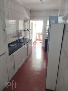 Image 4 - 931577