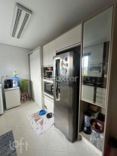 Image 4 - 931630