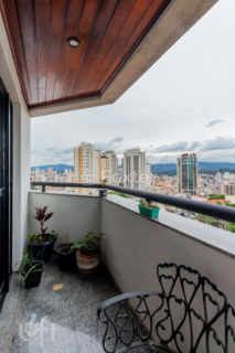 Image 4 - 931786