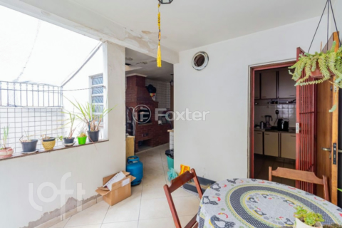 Image 8 - 931797