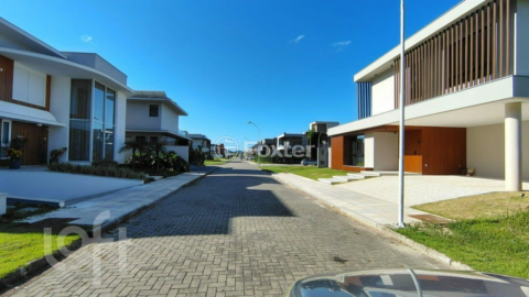 Image 48 - 931799