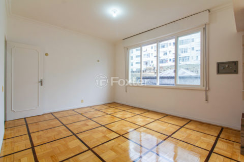Image 4 - 931879