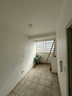 Image 3 - 931888