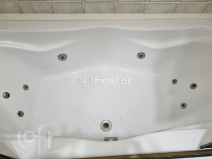 Image 17 - 931910