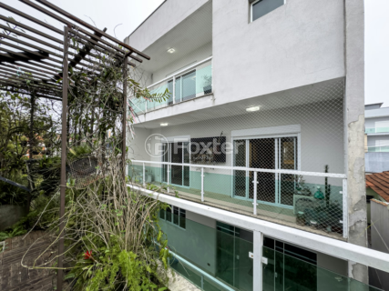 Image 95 - 931912