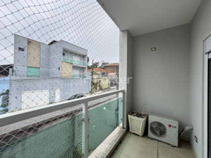 Image 31 - 931912