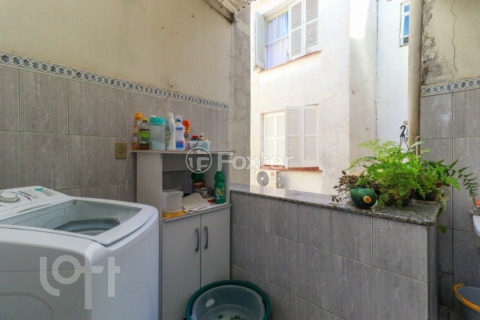 Image 9 - 931924