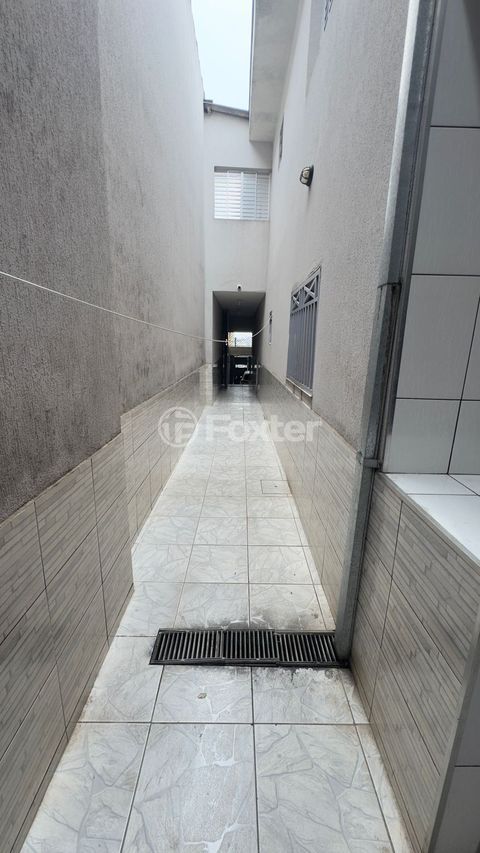 Image 27 - 932182