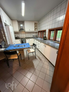 Image 3 - 932257