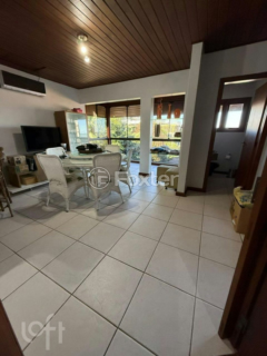 Image 25 - 932257