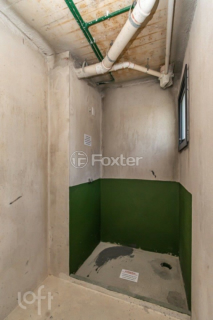 Image 21 - 932311
