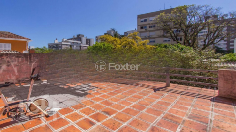 Image 19 - 932343
