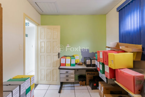 Image 40 - 932371