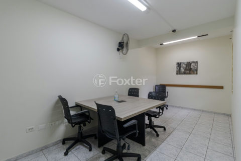 Image 23 - 932371