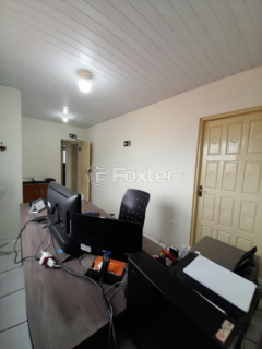 Image 11 - 932371