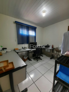 Image 6 - 932371