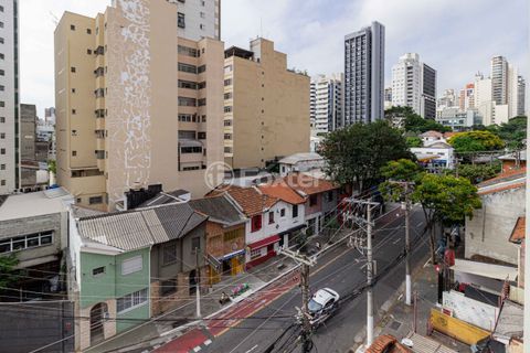 Image 2 - 932380