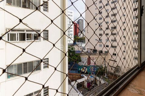 Image 15 - 932380