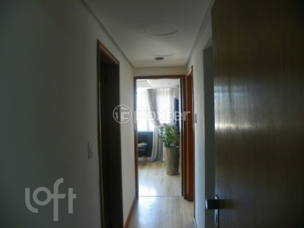 Image 6 - 932413