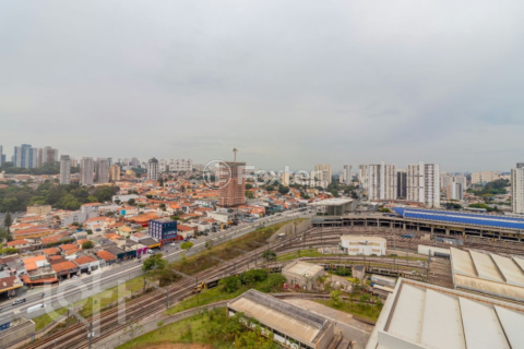 Image 28 - 932563