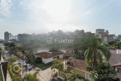 Image 29 - 932574