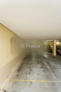 Image 33 - 932574