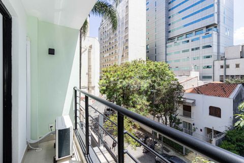 Image 5 - 932624
