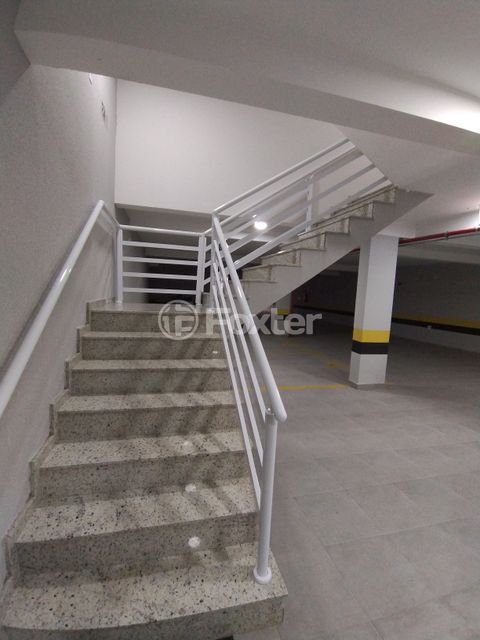 Image 25 - 932625