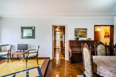 Image 7 - 932633