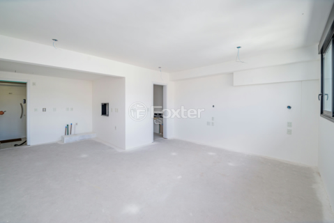 Image 7 - 932659