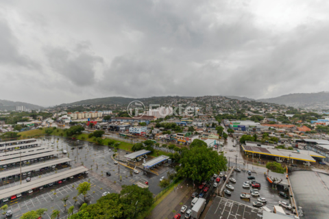 Image 1 - 932662