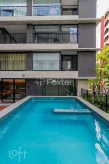 Image 37 - 932686