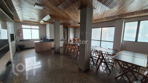 Image 7 - 932699