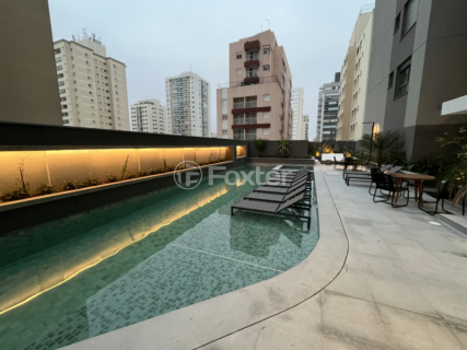 Image 10 - 932794