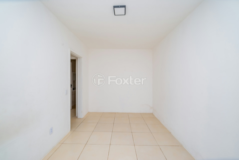 Image 7 - 932995