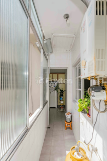 Image 25 - 933548
