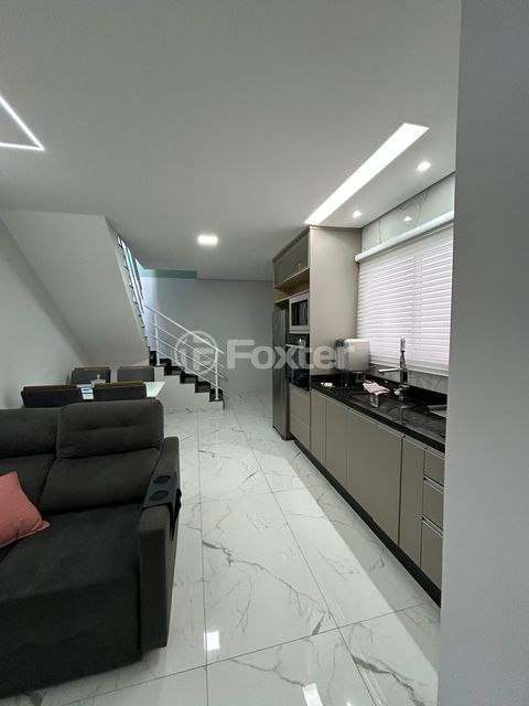 Image 3 - 933591