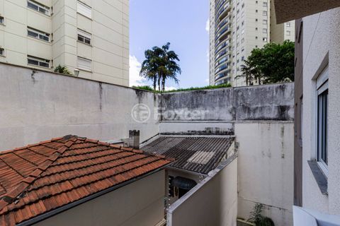 Image 6 - 933688