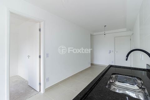 Image 7 - 933696