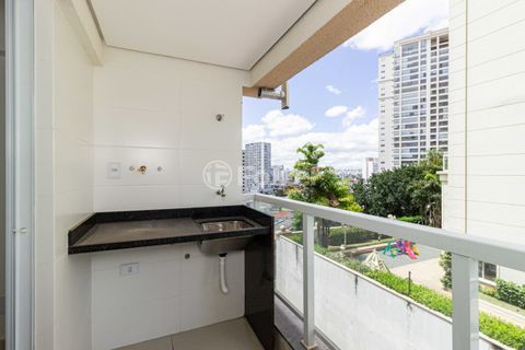 Image 3 - 933701