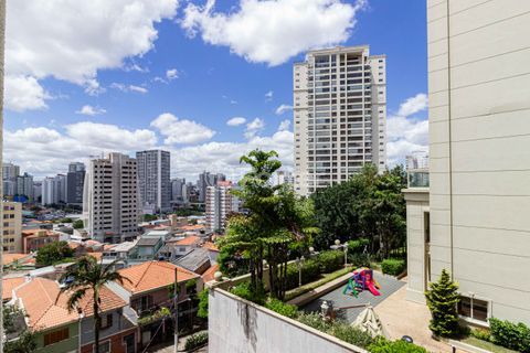 Image 4 - 933701