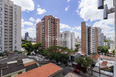 Image 4 - 933703